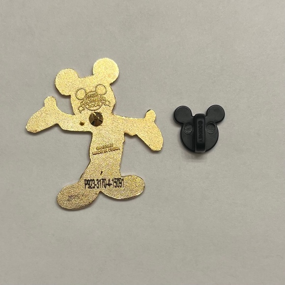 Mickey Mouse in Tuxedo like a Movie Star Trading Pin; Collectible - Picture 3 of 3